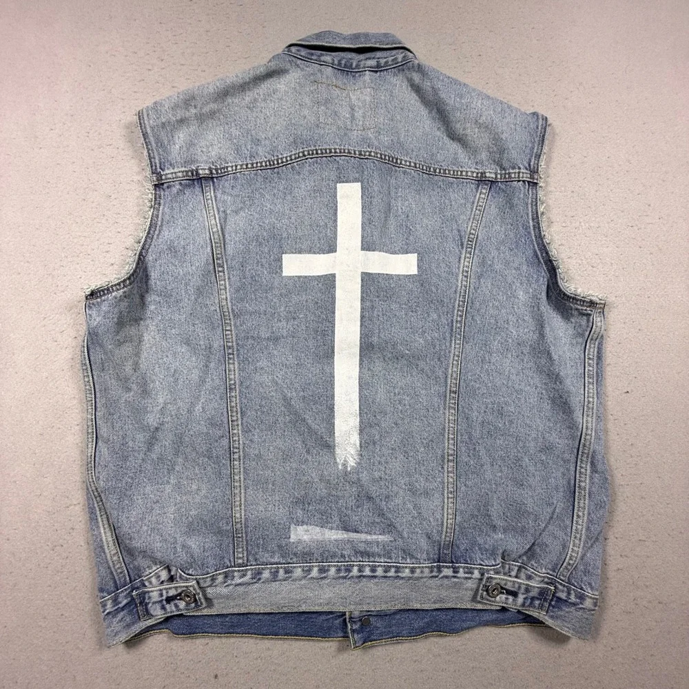 Levis Mens Denim Trucker Vest Light Wash Blue Be Free Cross Patch Large